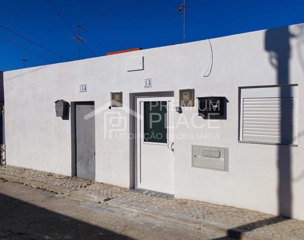 1680001786335-1200x1200