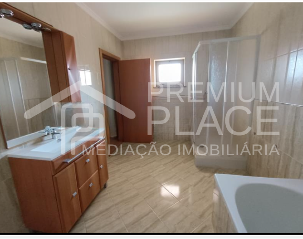 Captura de ecrã 2025-09-01 183200_cleanup