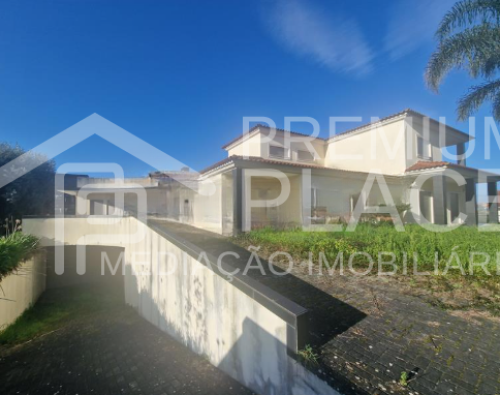 Captura de ecrã 2025-10-06 182954_cleanup