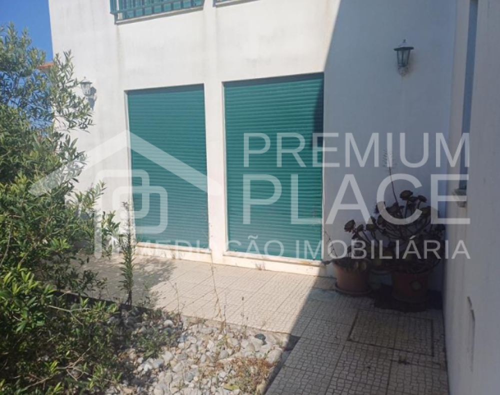 Captura de ecrã 2025-10-09 112141_cleanup