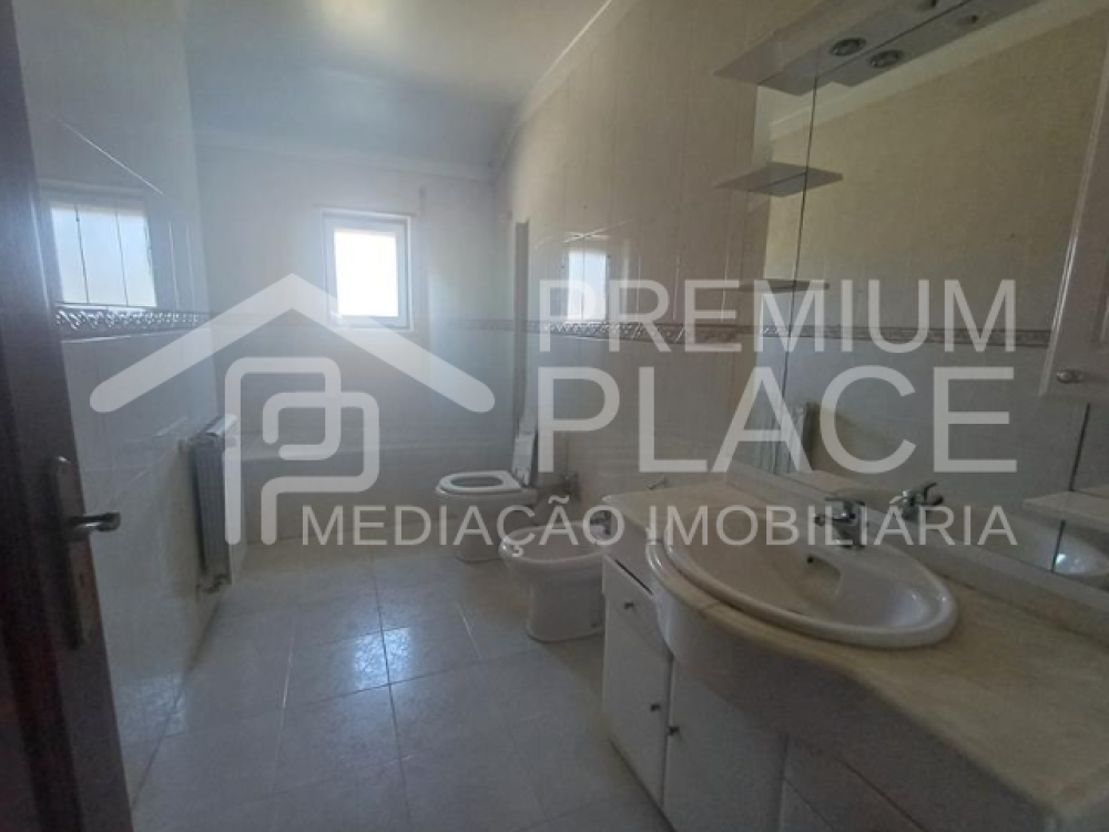 Captura de ecrã 2025-10-09 112158_cleanup