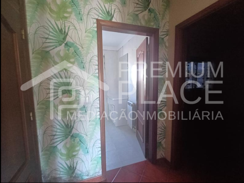 Captura de ecrã 2025-10-09 112317_cleanup