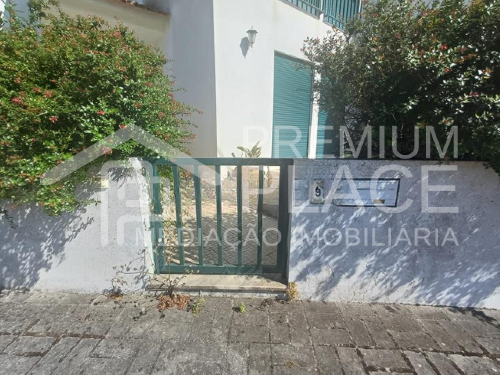 Captura de ecrã 2025-10-09 112325_cleanup