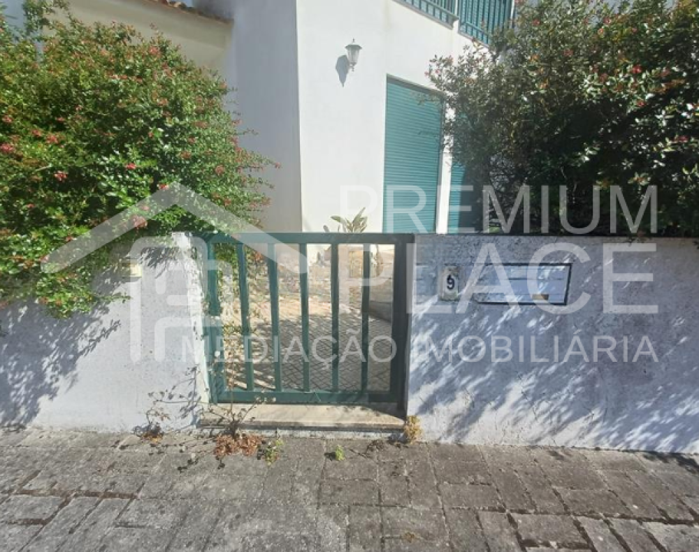 Captura de ecrã 2025-10-09 112325_cleanup