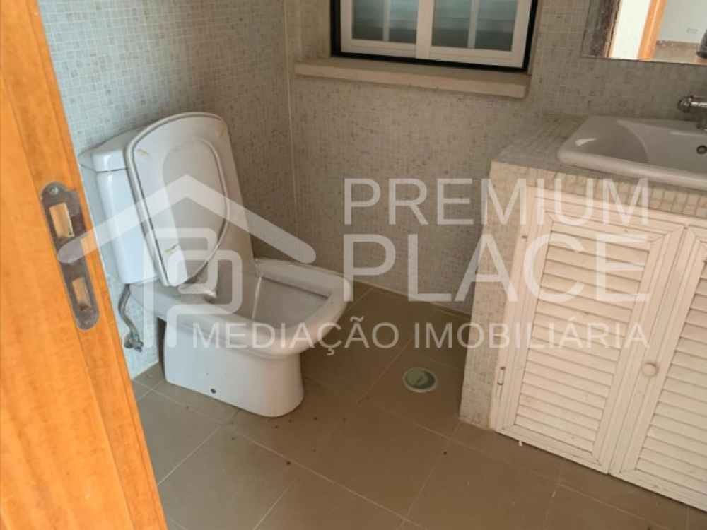 Captura de ecrã 2025-10-09 115333_cleanup